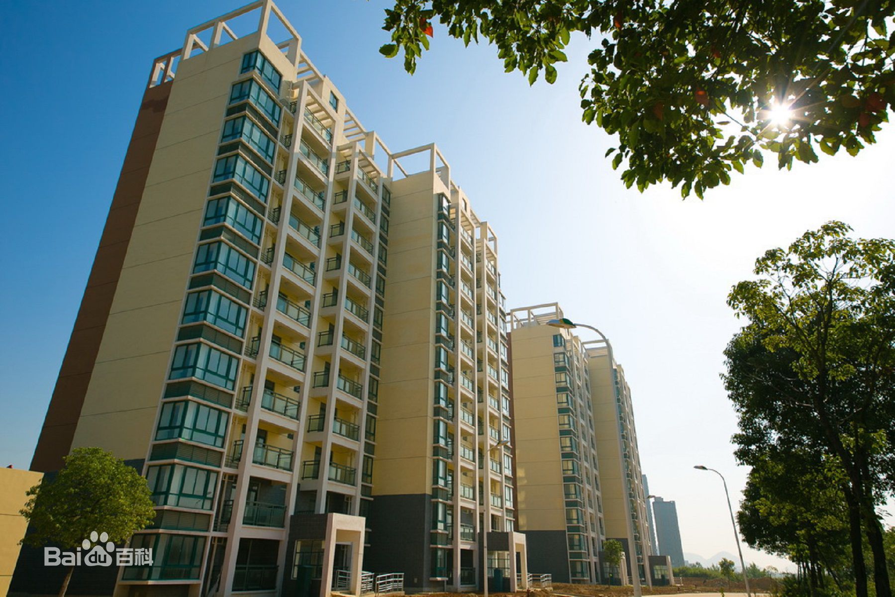 ����ҽҩ�ߵ�ר��ѧУ��ô�� �ڰ���ʡ��רԺУ�������٣�