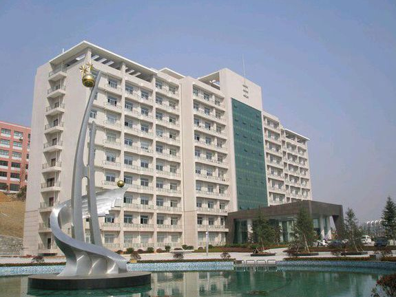 学校始建于1933年,前身是厚生会计讲习所,1993年改名为湖南财经高等