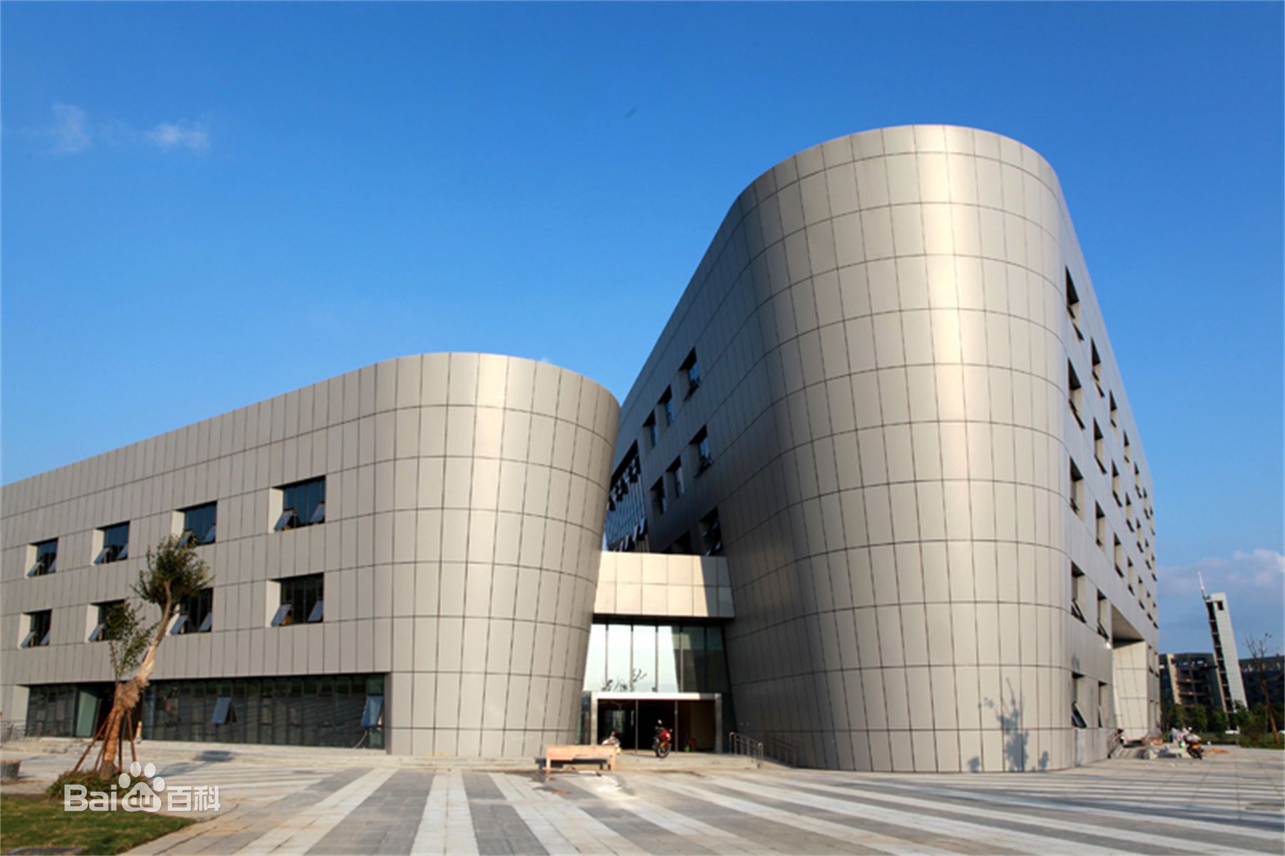 泰州学院是几本怎么样在哪个区?2023泰州学院学费多少宿舍如何?