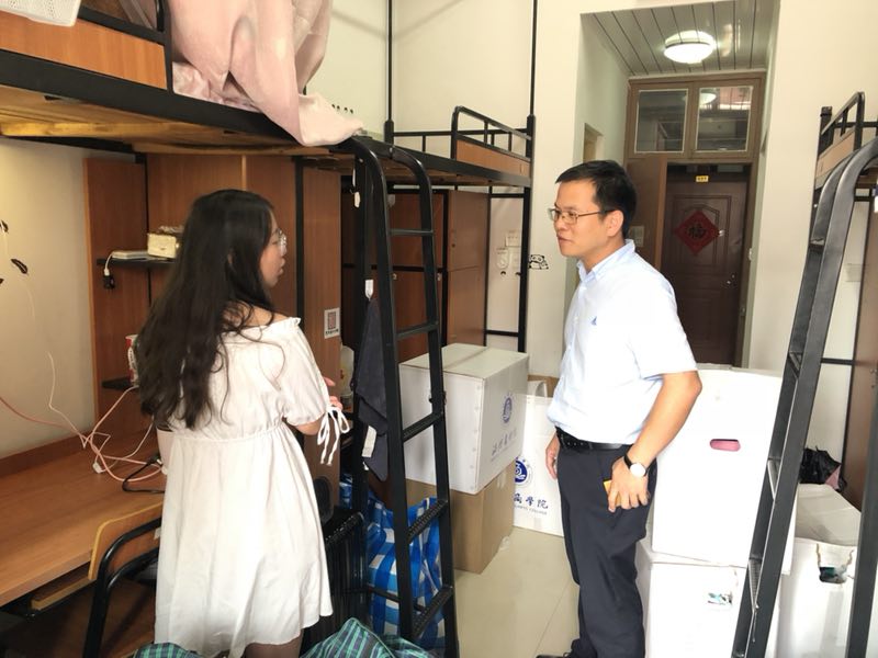 温州商学院是贵族学校吗一年学费多少?录取分数线及宿舍照片