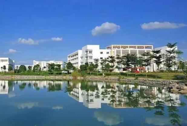 ����ְҵ����ѧԺ��ʲôרҵ����ô����ѧ�Ѷ��٣�ѧУ�������٣�