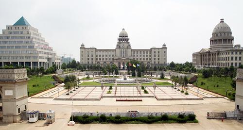 武漢商貿(mào)職業(yè)學(xué)院是民辦還是公辦？學(xué)費貴不貴？王牌專業(yè)推薦