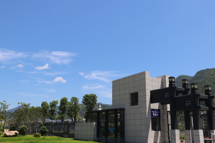 福建農(nóng)林大學(xué)東方學(xué)院是幾本屬于公辦還是民辦？一年學(xué)費多少