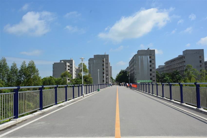 广西交通职业技术学院 是公办的吗有什么专业?宿舍环境如何